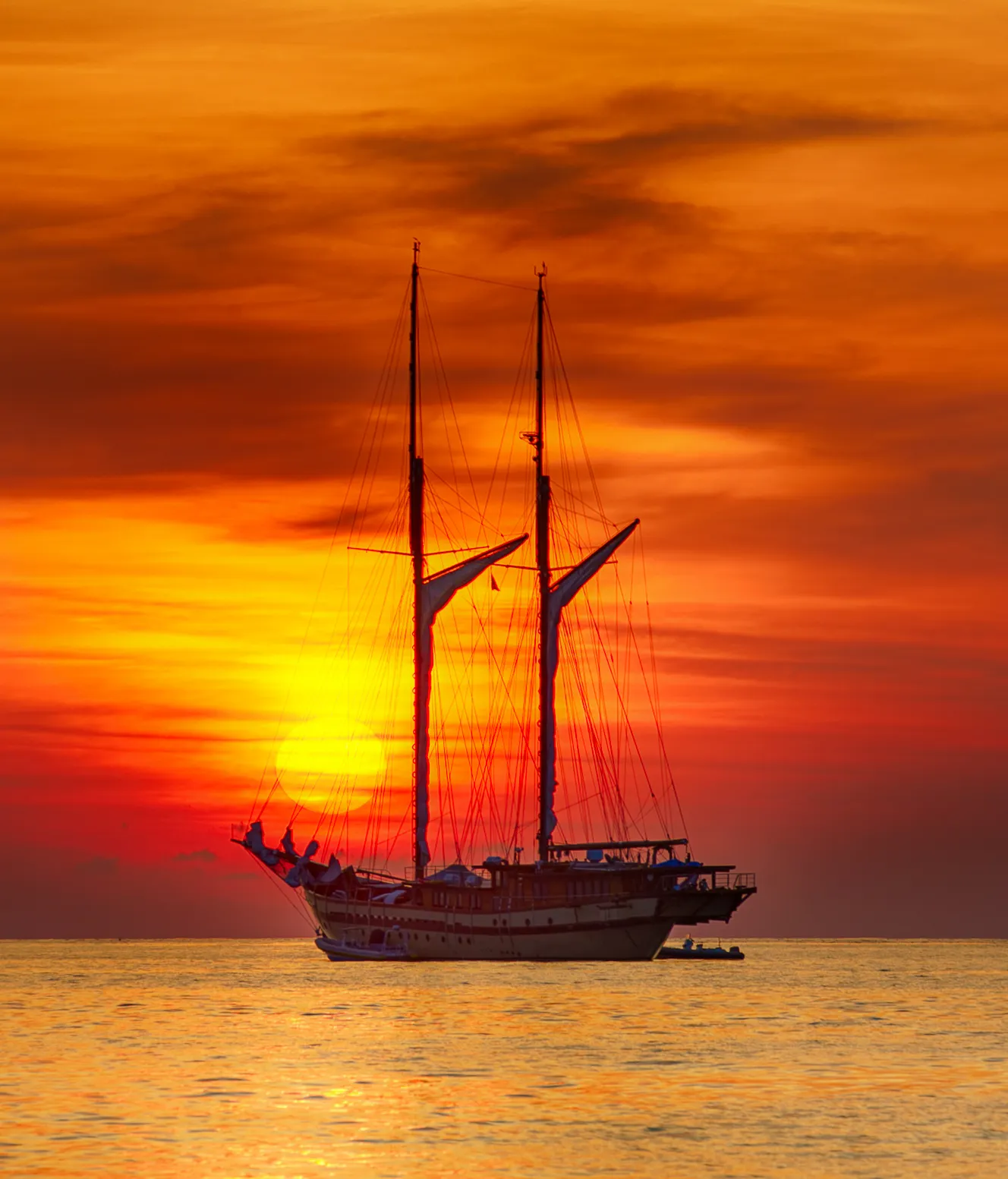 Honeymoon and Couple Komodo Trips